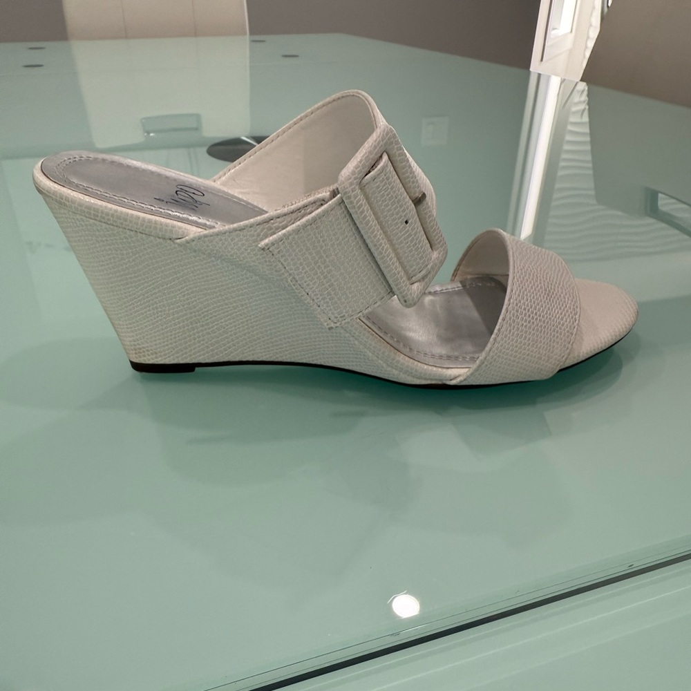 Impo Elegant White Women's Wedge Sandals Size 8.5